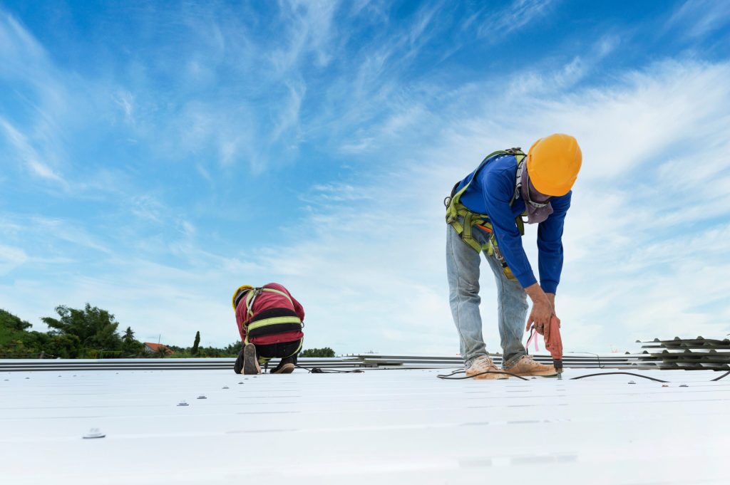 Why Hiring a Professional Roofing Contractor Saves You Money